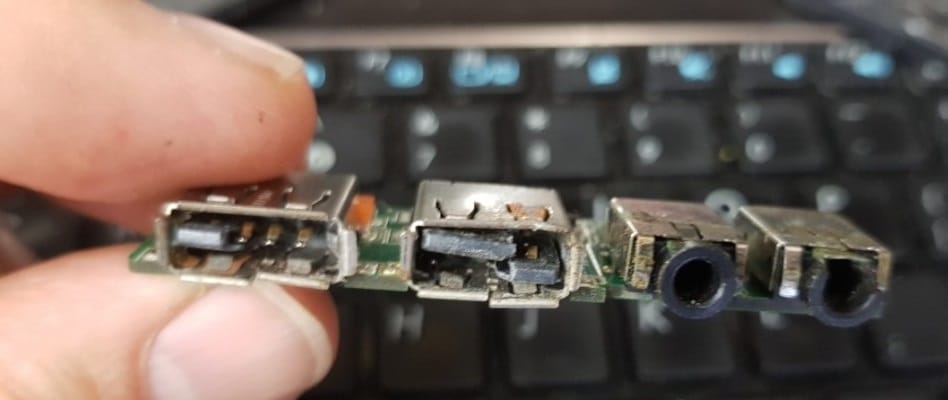 Damaged USB port
