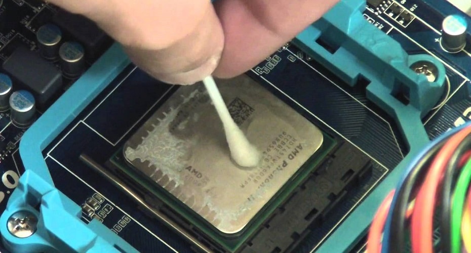 Clean Thermal Paste off CPU