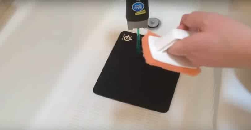 How to Clean Mouse Pad (in 4 Steps) | Free PC Tech