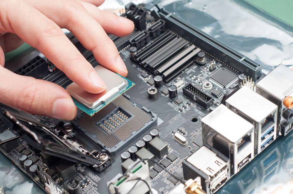 Align the CPU and motherboard sockets