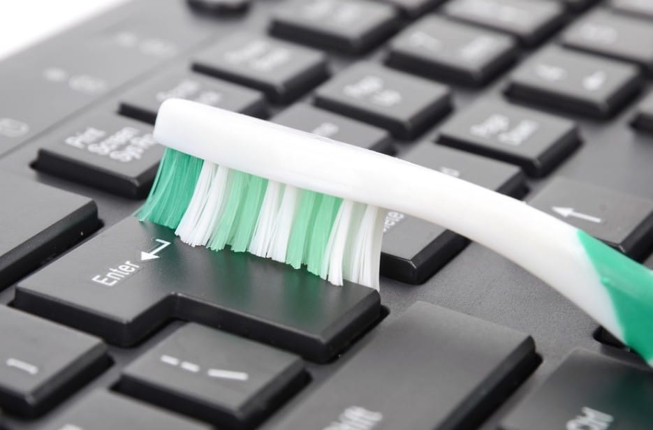 Brush the dirt for cleaning your key board