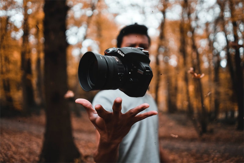 The Don'ts of Using Photography in Social Media Marketing