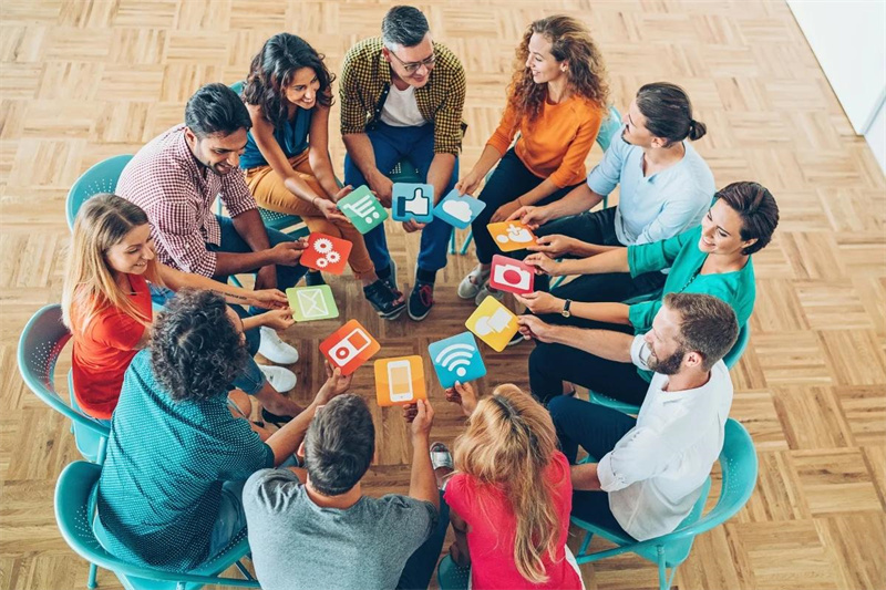 How Likes Support Stronger Community Engagement
