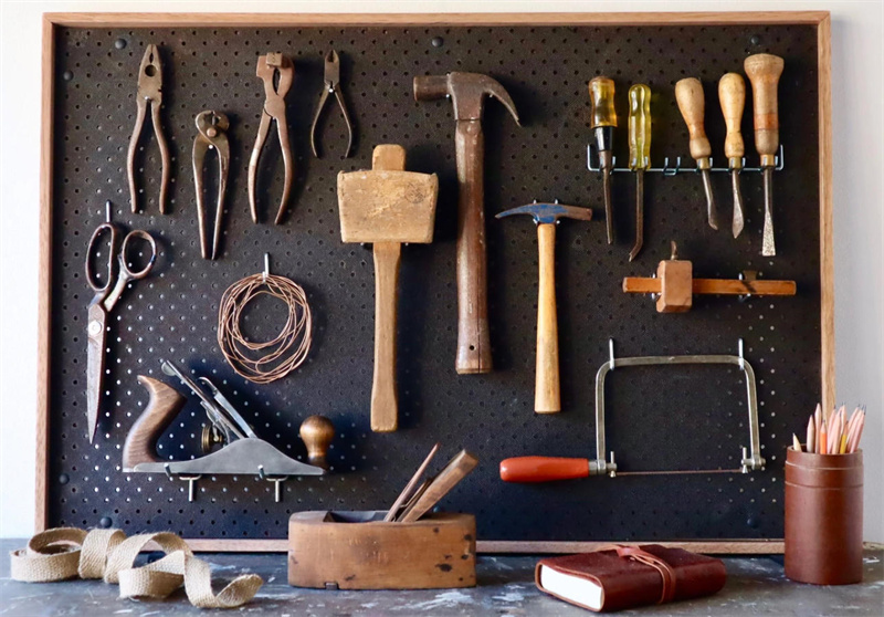 There Is a Memory in Old Tools